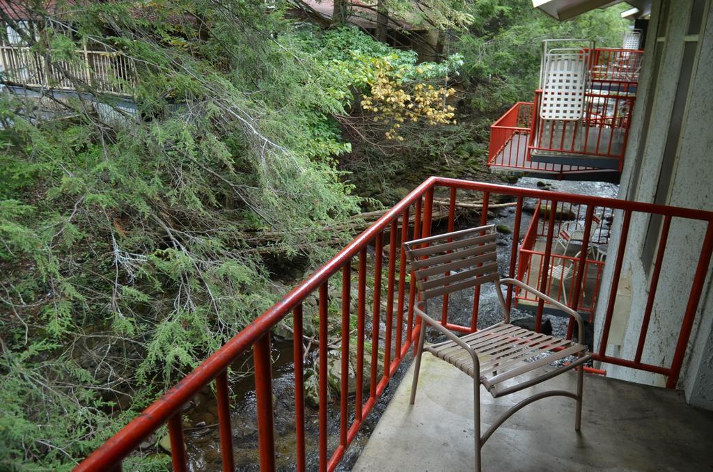 Zoders Inn And Suites Gatlinburg Exterior foto