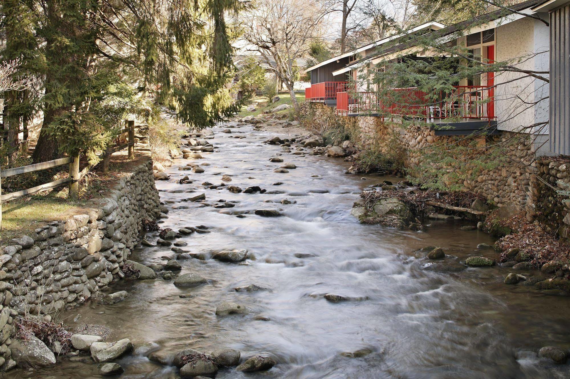Zoders Inn And Suites Gatlinburg Exterior foto